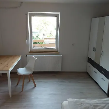 아파트 Schone 42m² Ferienwohnung *